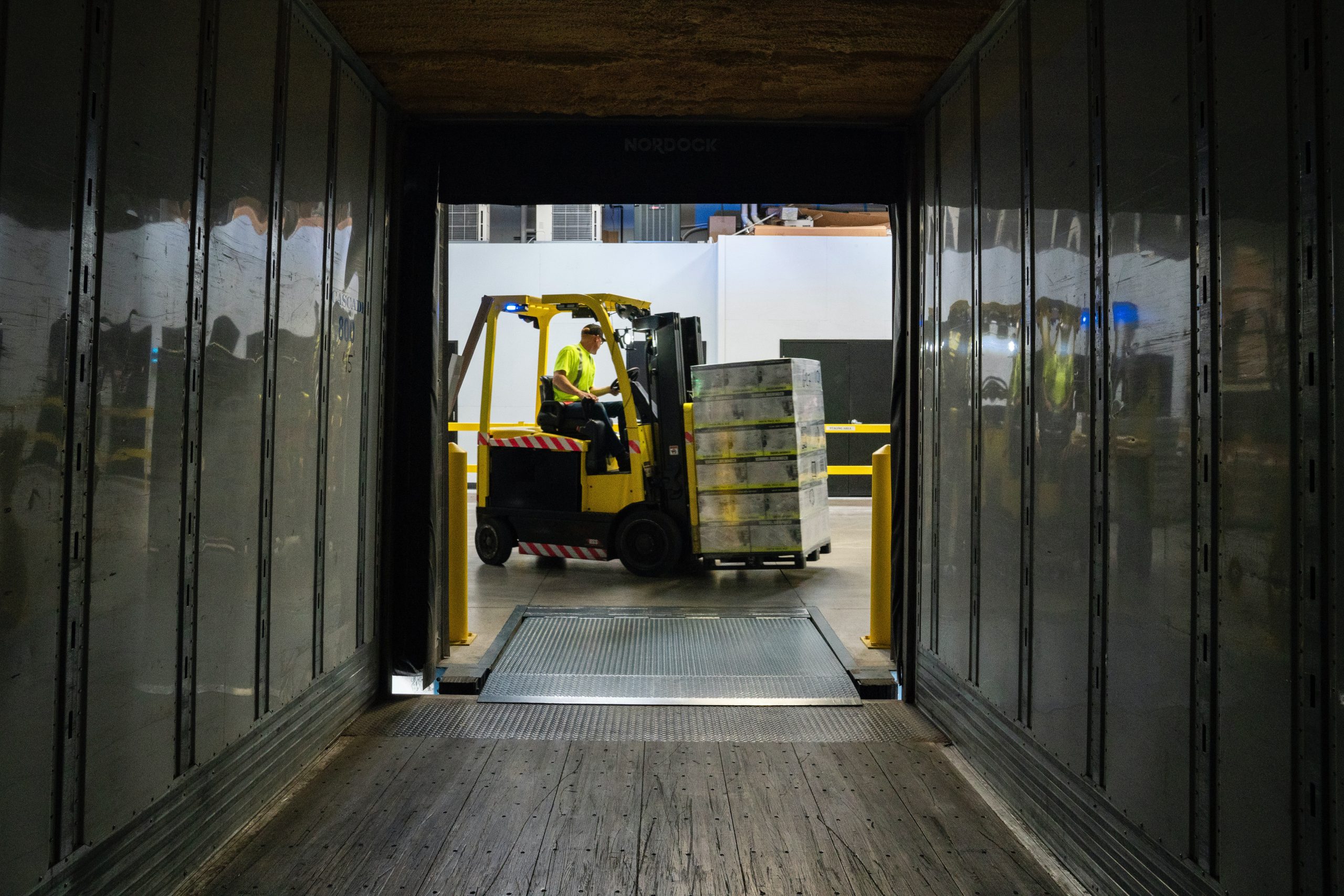 Find a contractor - warehouse forklift