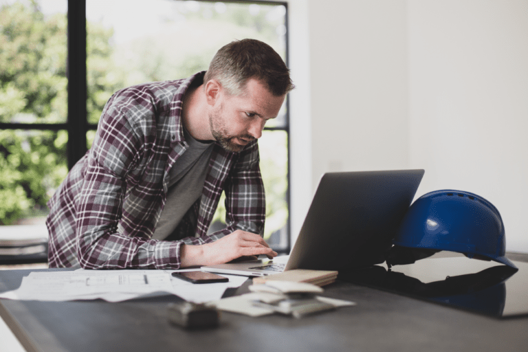 A customoer investigating their energy usage.